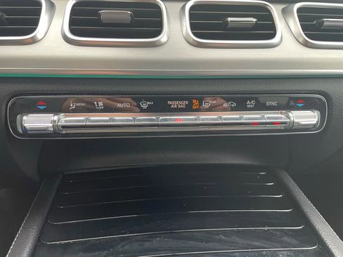 Used 2020 Mercedes-Benz GLE 350 4MATIC w/ Parking Assist Package image 9