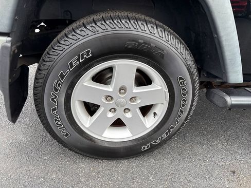 Used 2009 Jeep Wrangler X image 10