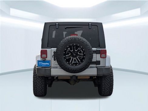 Used 2016 Jeep Wrangler Unlimited Sahara w/ Connectivity Group AWD/4WD image 5