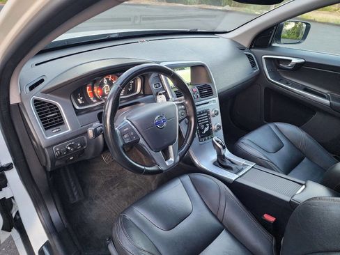 Used 2017 Volvo XC60 T6 Dynamic w/ Climate Package image 18