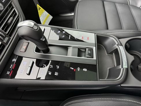 New 2025 Porsche Macan S image 21