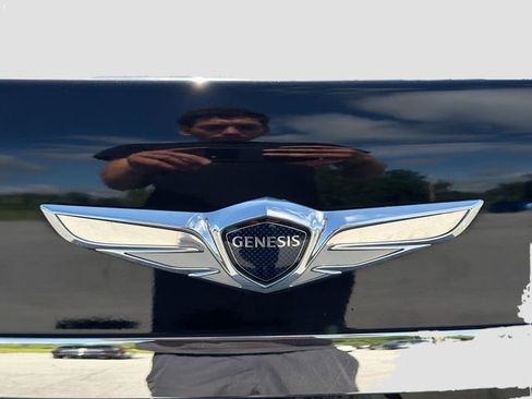 Used 2017 Genesis G90 5.0 Ultimate RWD image 11