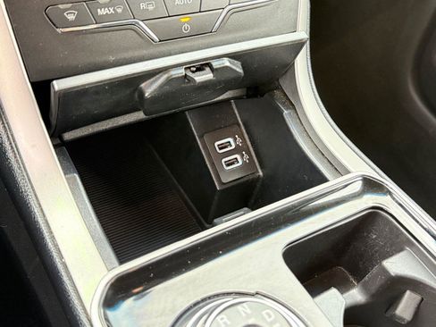 Used 2019 Ford Edge SEL AWD/4WD image 28
