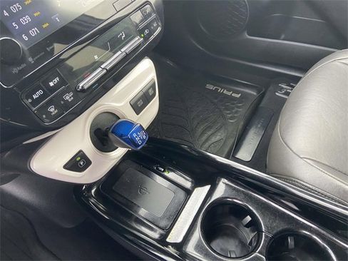 Used 2017 Toyota Prius Three image 24