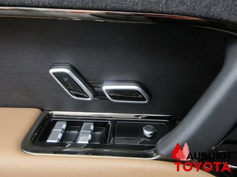 Used 2024 Land Rover Range Rover Sport SE image 13