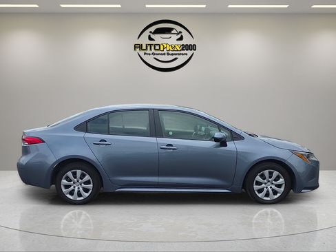Used 2025 Toyota Corolla LE FWD image 8