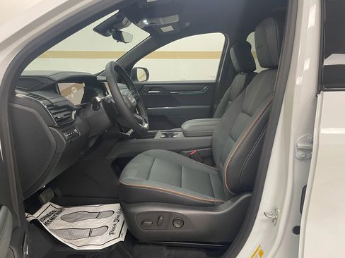 New 2026 GMC Acadia AT4 w/ Luxury Package AWD/4WD image 5