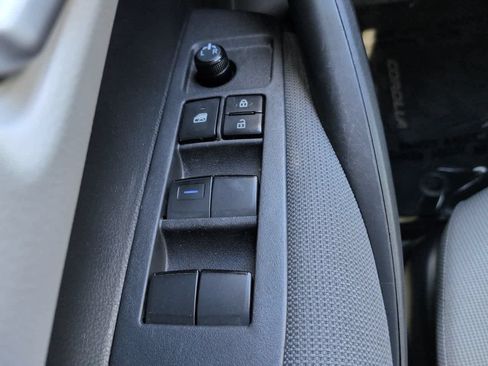 Used 2020 Toyota Corolla LE FWD image 21