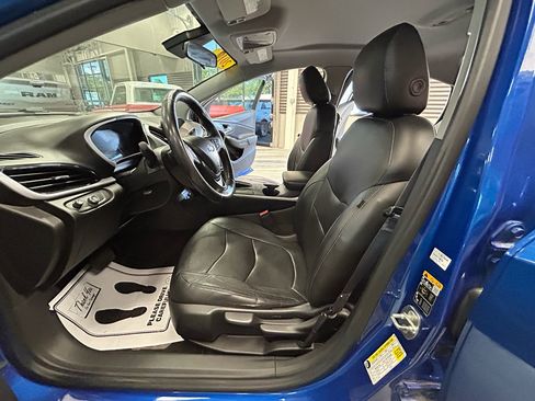 Used 2017 Chevrolet Volt LT w/ Comfort Package FWD image 53