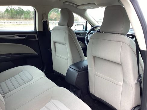 Used 2018 Ford Fusion S image 33