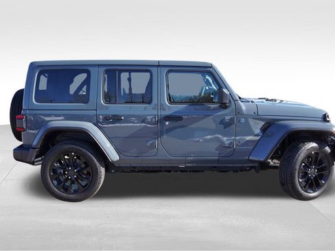 Certified 2025 Jeep Wrangler Unlimited Sahara w/ Safety Group image 3