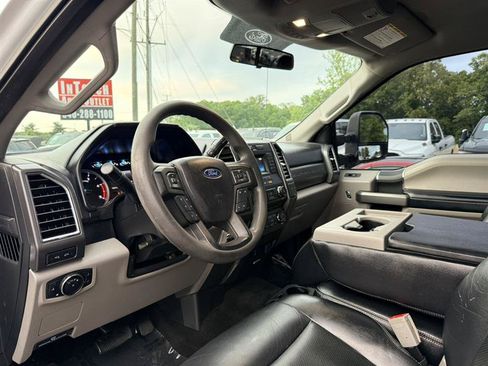 Used 2017 Ford F250 XLT w/ Camper Package AWD/4WD image 27