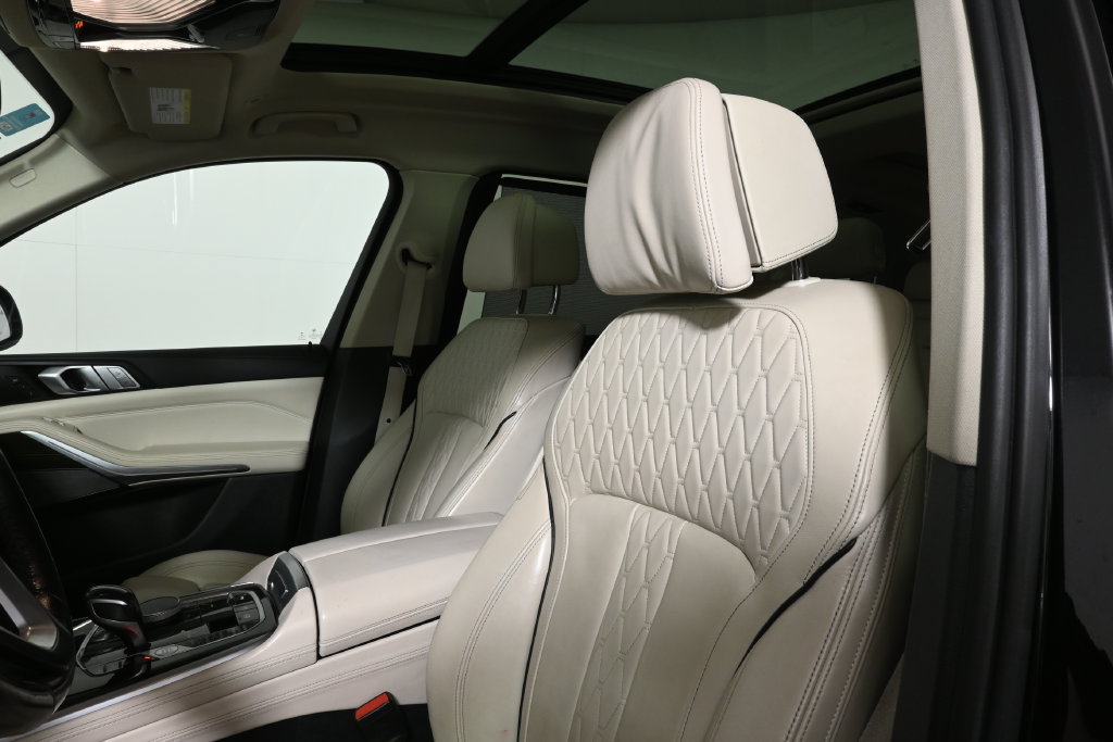 Used 2020 BMW X7 xDrive40i w/ Premium Package AWD/4WD image 5