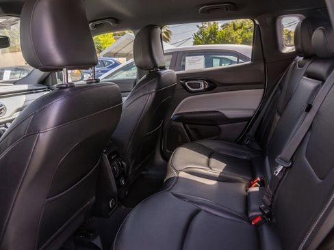 Used 2025 Jeep Compass Limited AWD/4WD image 23