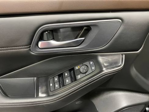 Certified 2023 Nissan Rogue SV w/ SV Premium B Package AWD/4WD image 10