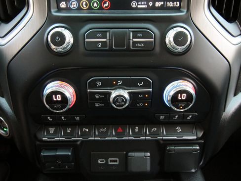 Used 2022 GMC Sierra 2500 Denali w/ Denali Ultimate Package AWD/4WD image 33