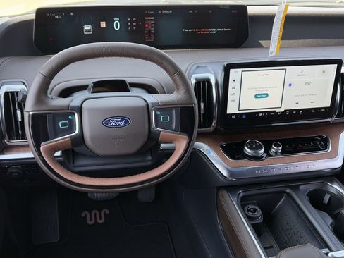 New 2025 Ford Expedition King Ranch image 40