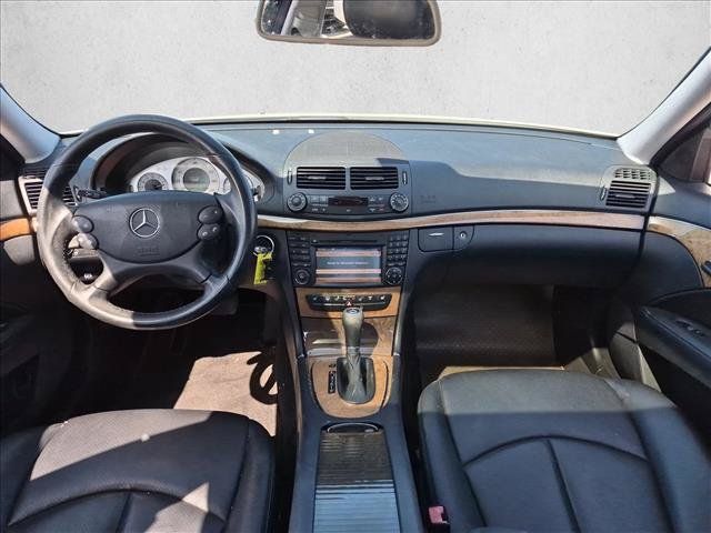 Used 2009 Mercedes-Benz E 350 Sedan image 15