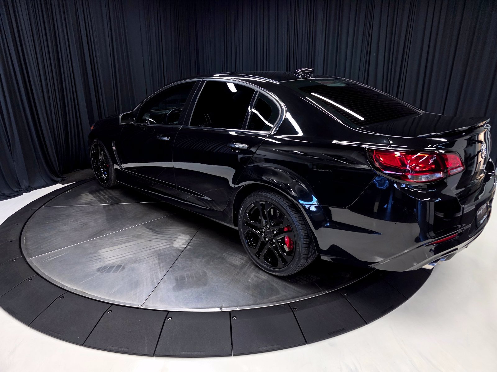 Used 2016 Chevrolet SS RWD image 11