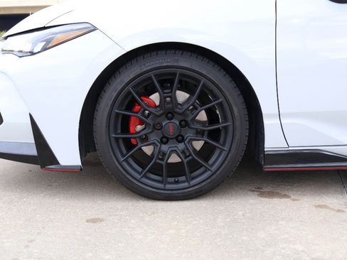 Used 2021 Toyota Avalon TRD image 8