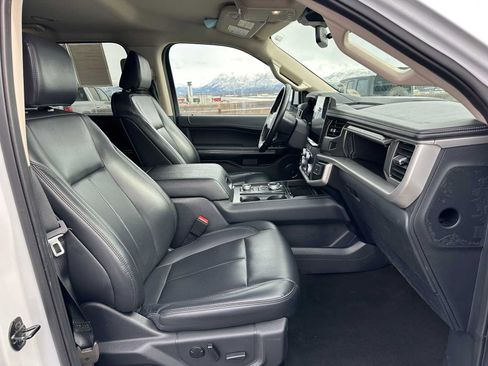 Used 2024 Ford Expedition XLT AWD/4WD image 10