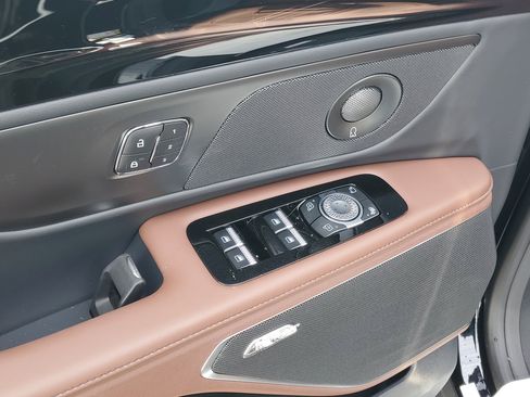 New 2026 Lincoln Nautilus Reserve w/ Jet Appearance Package image 9