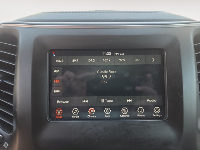 Used 2019 Jeep Cherokee Latitude w/ Cold Weather Group AWD/4WD image 22