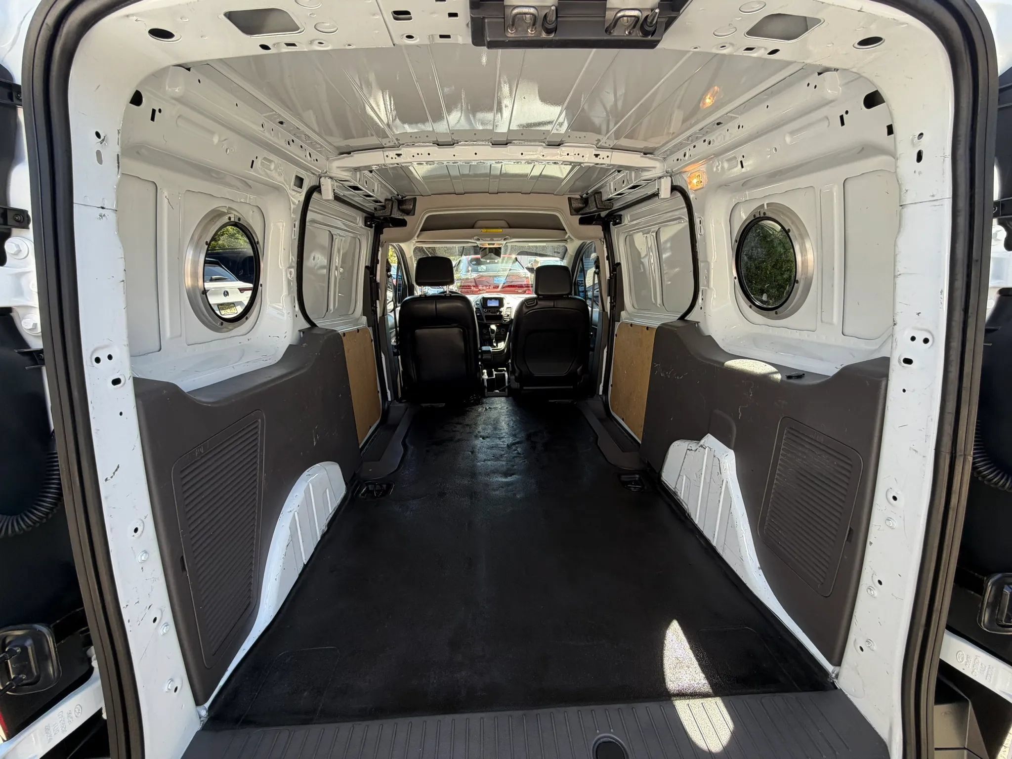 Used 2022 Ford Transit Connect XL w/ CNG/LPG Engine Prep Package FWD image 24
