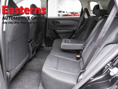 Used 2024 Nissan Rogue S image 23