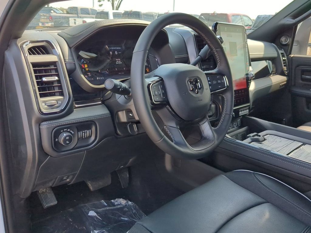 New 2025 RAM 2500 Limited AWD/4WD image 12