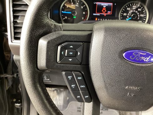 Used 2015 Ford F150 XLT w/ Equipment Group 302A Luxury AWD/4WD image 18