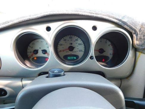Used 2002 Chrysler PT Cruiser Limited FWD image 16