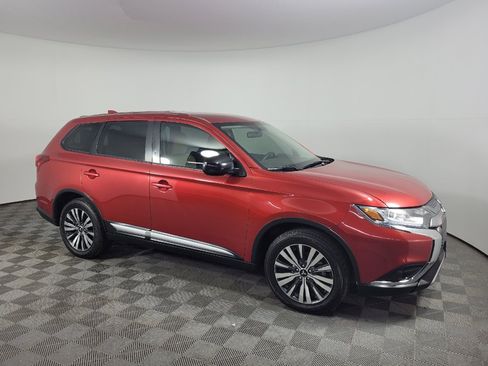 Used 2019 Mitsubishi Outlander ES FWD image 11