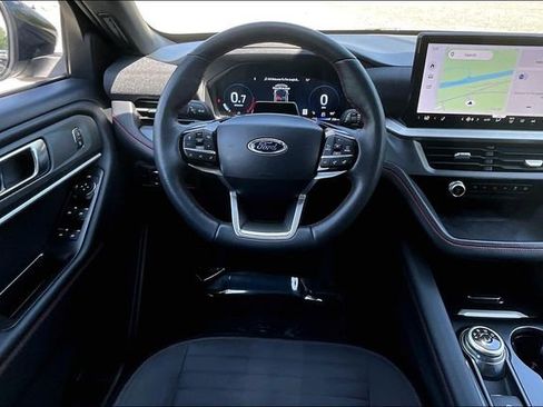 Used 2025 Ford Explorer ST-Line w/ ST-Line Street Pack AWD/4WD image 5