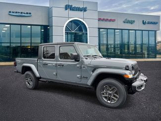 New 2025 Jeep Gladiator Sport video 1