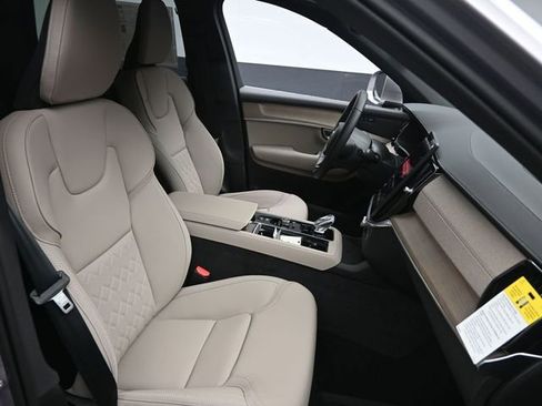 New 2026 Volvo XC90 B6 Plus w/ Protection Package Premier image 31