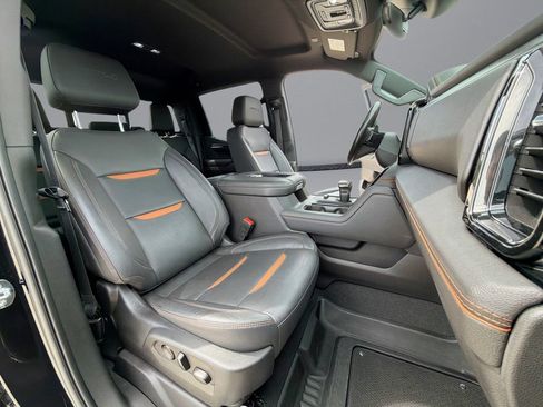 Used 2022 GMC Sierra 1500 AT4 w/ AT4 Premium Package AWD/4WD image 16