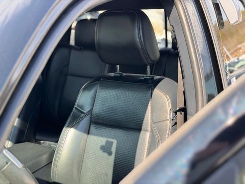 Used 2019 Toyota Tacoma Limited image 7