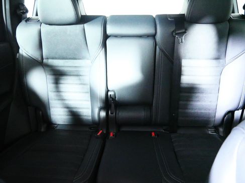 New 2026 Mitsubishi Outlander LE AWD/4WD image 3
