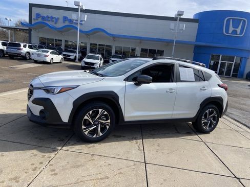 Used 2024 Subaru Crosstrek 2.0i Premium image 5