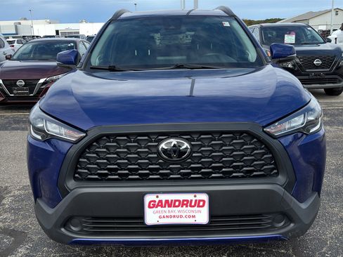 Used 2022 Toyota Corolla Cross LE image 3