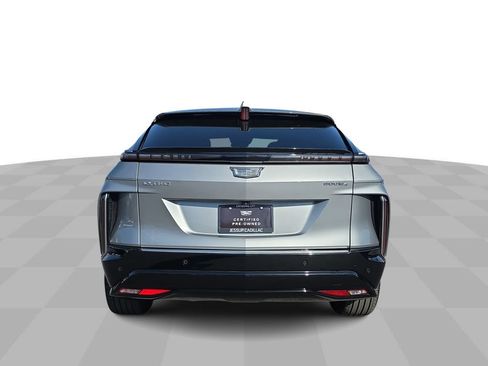 Used 2024 Cadillac Lyriq Luxury AWD/4WD image 7