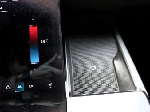 Used 2025 Cadillac Escalade Sport w/ Touring Package image 17