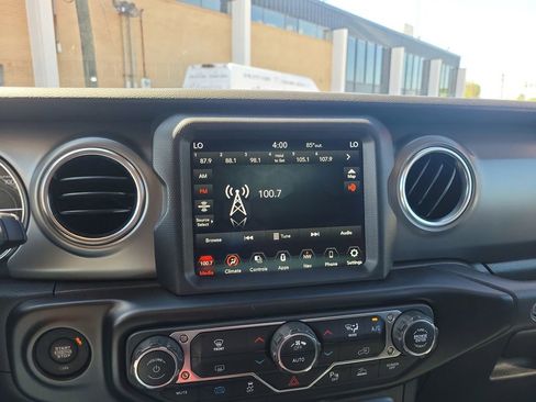 Used 2022 Jeep Wrangler Unlimited Rubicon 4xe w/ Safety Group AWD/4WD image 11