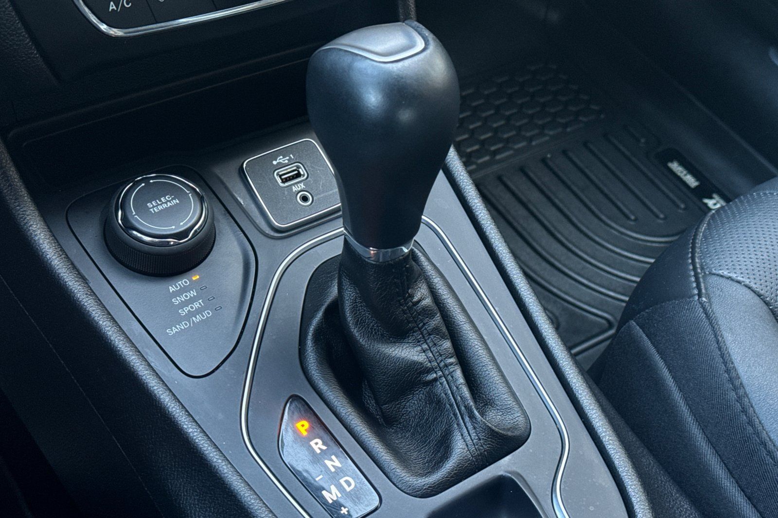 Used 2020 Jeep Cherokee High Altitude AWD/4WD image 21
