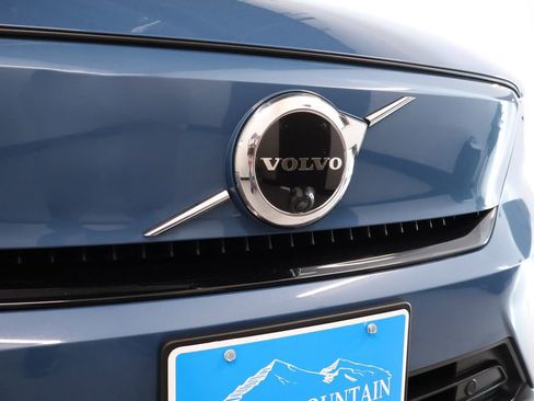 Used 2022 Volvo C40 P8 Recharge Ultimate image 9