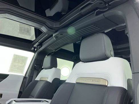 Used 2025 GMC Hummer EV 3X w/ LPO, Sport Package image 19