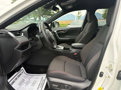 Used 2025 Toyota RAV4 SE AWD/4WD image 24