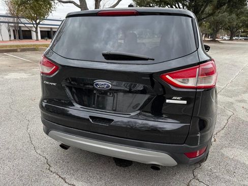 Used 2016 Ford Escape SE image 12