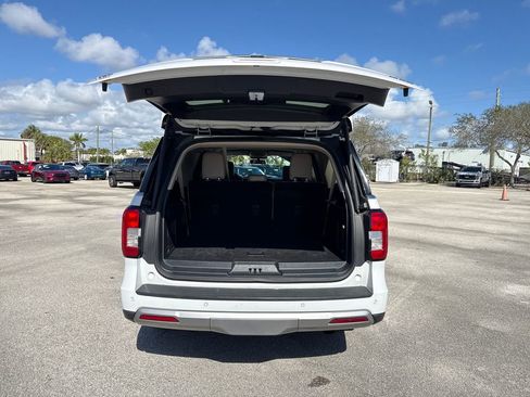 Certified 2024 Ford Expedition Max XLT image 30